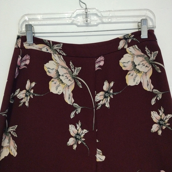 Lauren Conrad - Runway Floral Crop Wide Leg Pants - Picture 4 of 14